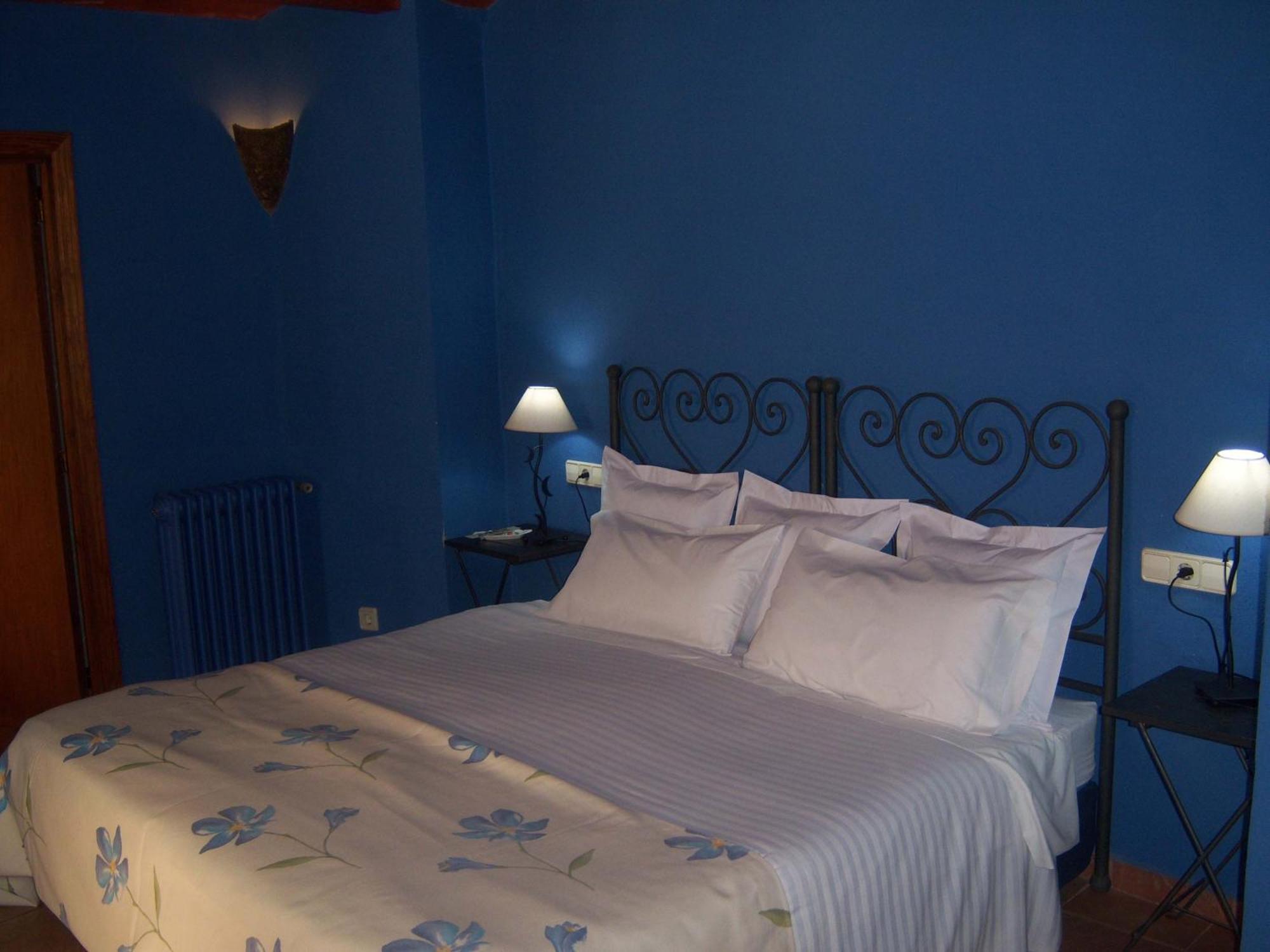 Les Velles Escoles Hotell Les Irles Exteriör bild