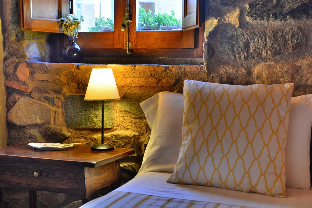 Les Velles Escoles Hotell Les Irles Exteriör bild